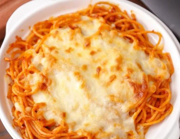 喜欢吃意面教你5步做芝士焗意面纯正的意大利风味