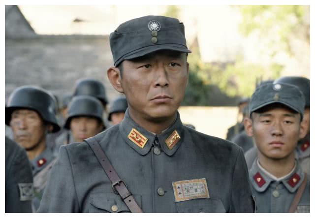 老魏的扮演者名叫徐雷智,曾在《亮剑》里扮演过楚云飞的副官孙铭.