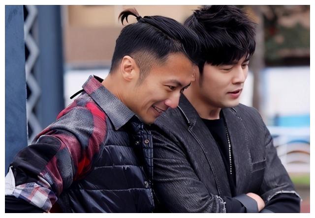谢霆锋和周杰伦相识多年虽不常见面但友情一直都在