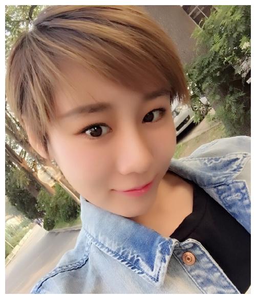 奥运冠军邓琳琳,身材娇小,退役二次发育成女神,28岁依旧单身
