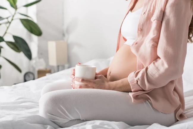 怀孕4个月肚子时大时小怎么回事