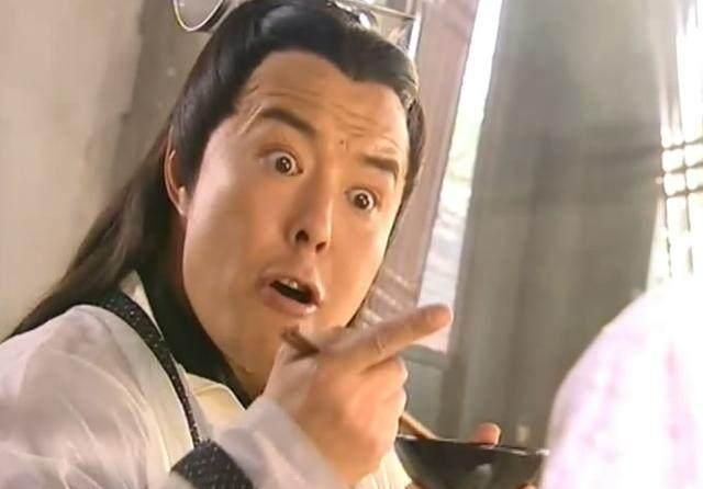 两版倚天屠龙记情节对比吴启华版比苏有朋版更符合原著