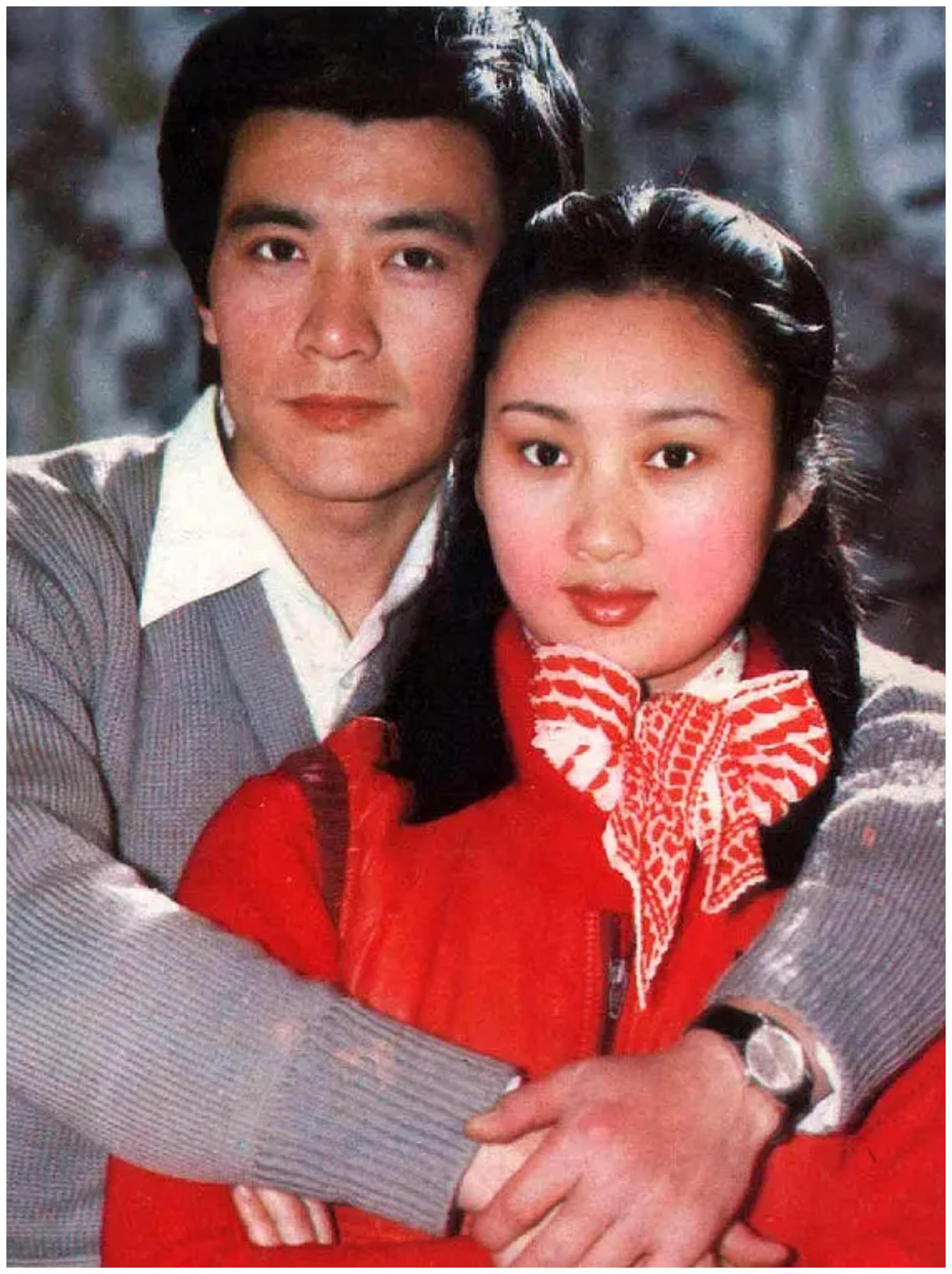 因38岁妻子被害身亡退圈,今成北电教授|周里京|傅春英|北电_新浪新闻