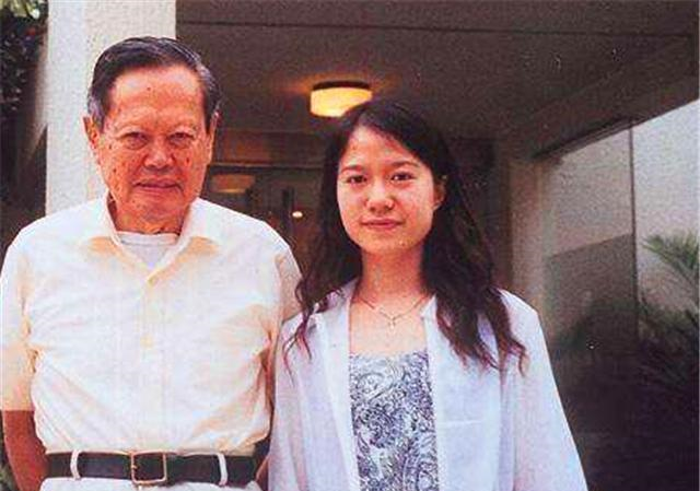 54岁“爷孙恋”，翁帆回应质疑：我只是选择了一条人迹更稀少的路休闲区蓝鸢梦想 - Www.slyday.coM