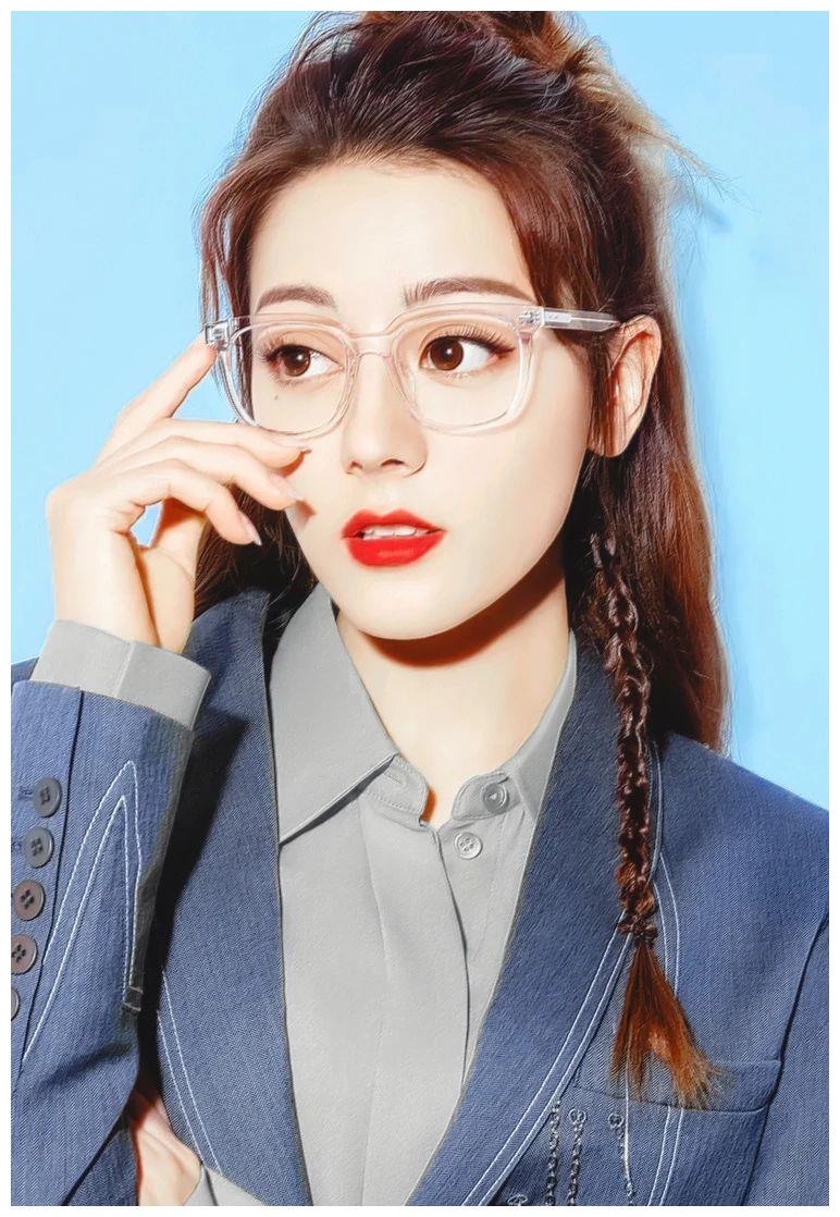 迪丽热巴壁纸同样是戴眼镜为啥热巴就可以这么美