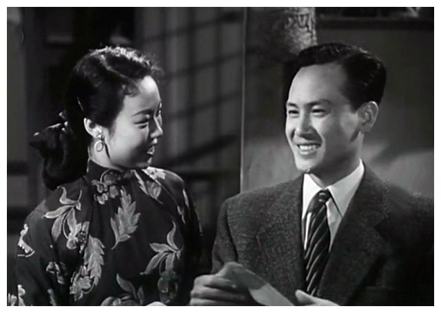 夫妻俩都是明星 他演喜剧成大师 她很貌美却不红 相继离世惹人