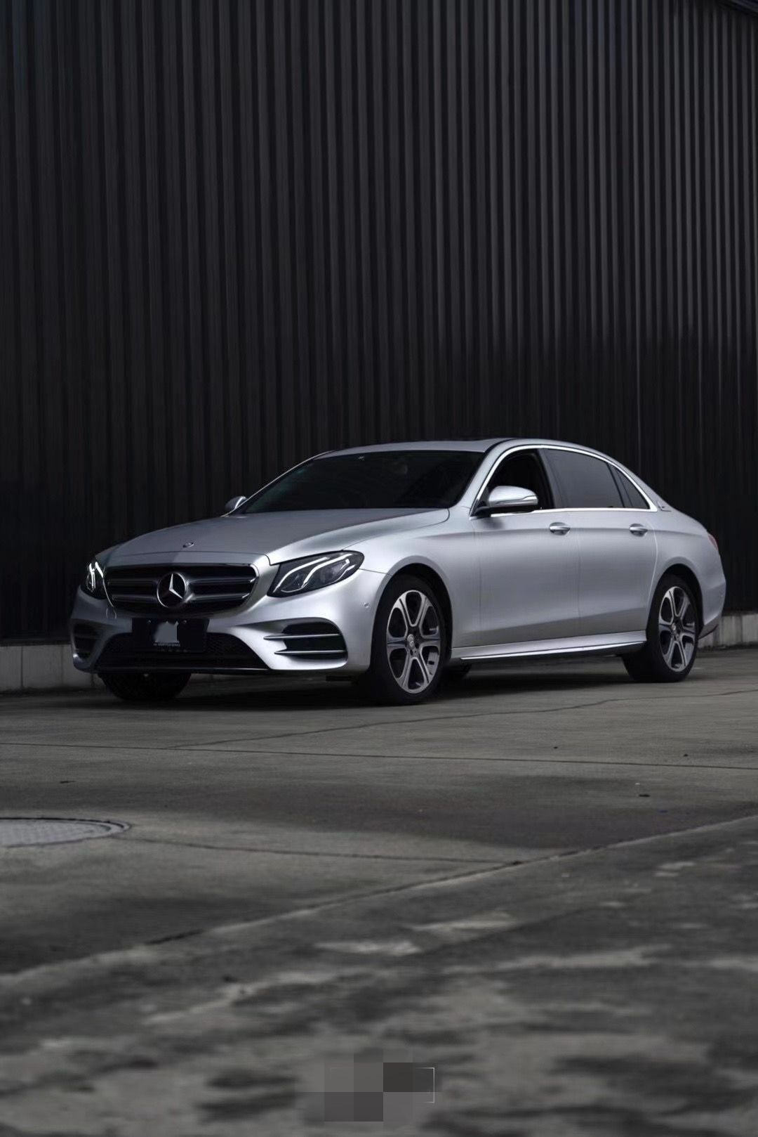 电光金属银的奔驰e300真的是玩转了超酷改色