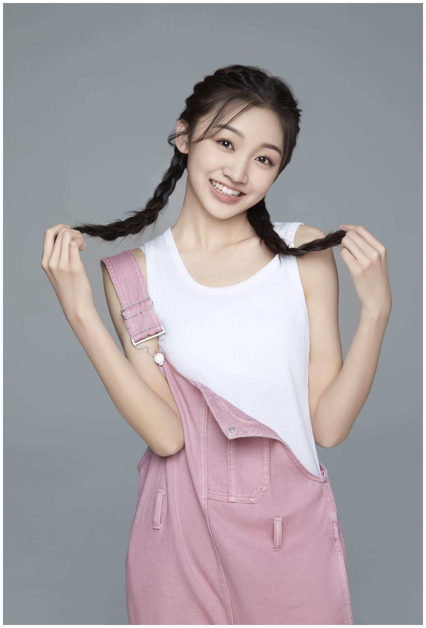 德漾娱乐演员曲芷含新戏开播时间倒数遇见你甜美出击