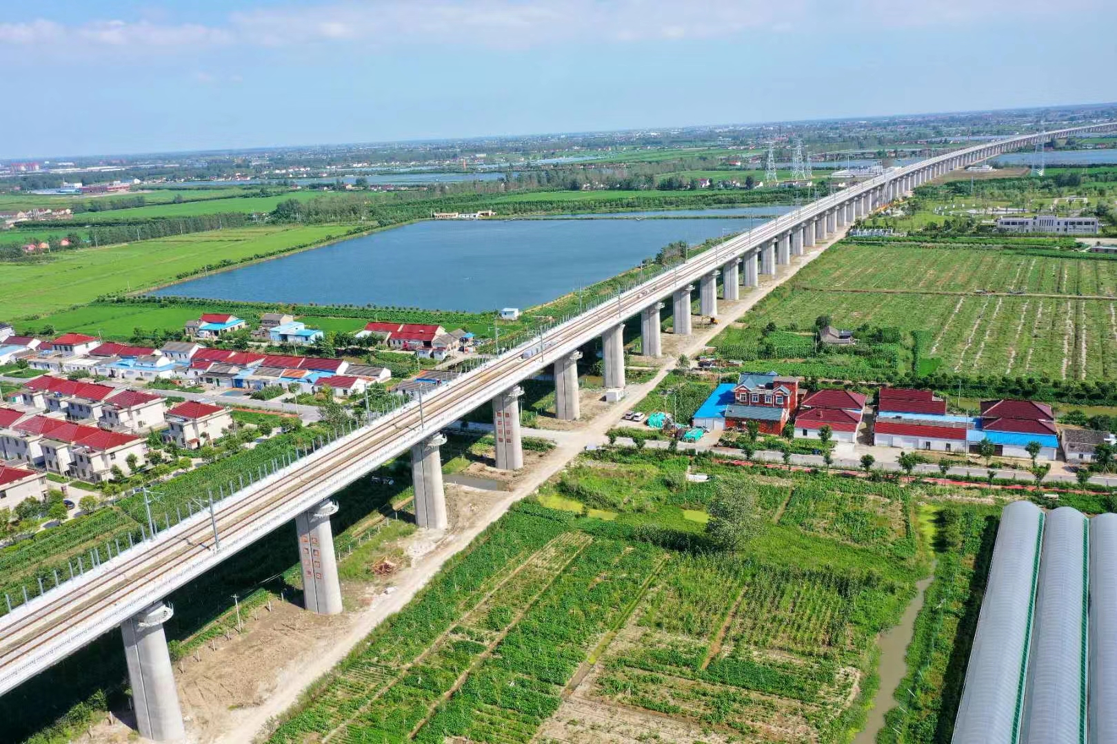 盐通铁路今日通车运营,我国沿海大通道缺失的一段终于补齐