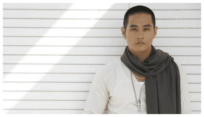 我们要说的这位韩国艺人就是刘承俊,他是在韩国出生的,不过后来在十三