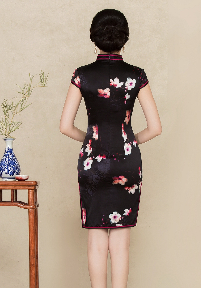 深色短款真丝旗袍裙端庄又时尚穿出饱满好身材