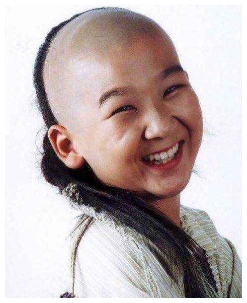 小叮当谢昀杉七岁出道多次登上春晚如今30岁被观众遗忘