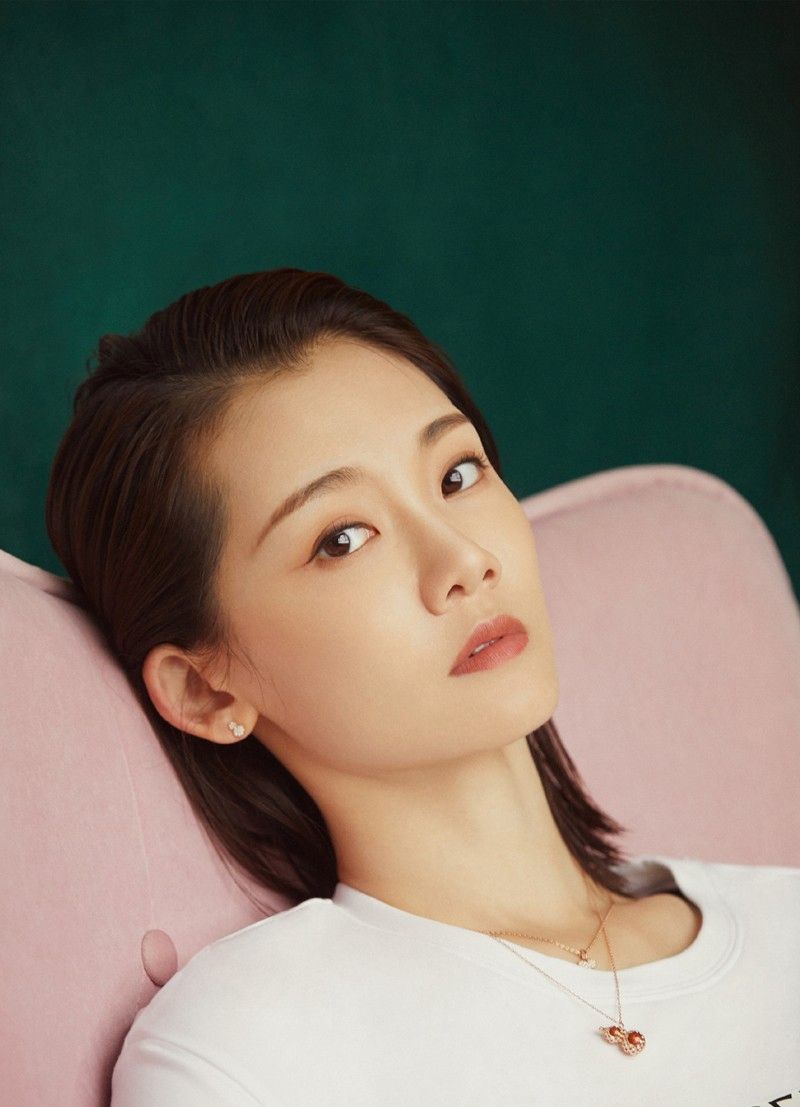 何小萍:气质女神《芳华》的女主角苗苗的扮演者,这颜值美极了!