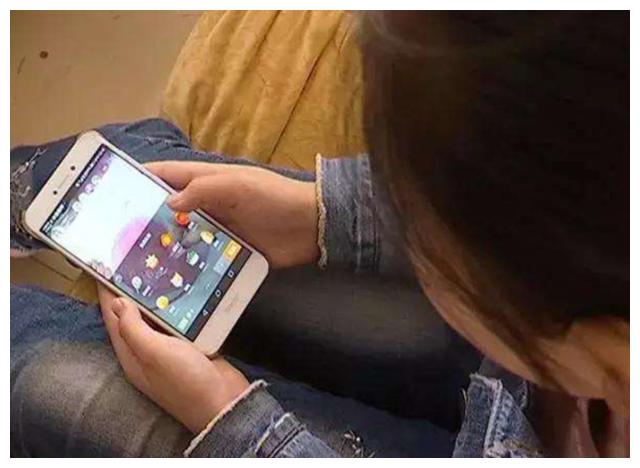 导员和女儿的聊天记录,家长看后愤怒了,大学辅导员都是这样的吗休闲区蓝鸢梦想 - Www.slyday.coM 导员和女儿的聊天记录,家长看后愤怒了,大学辅导员都是这样的吗休闲区蓝鸢梦想 - Www.slyday.coM