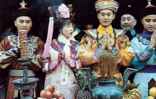 乾隆一生写诗4万多首,只有1首入选小学课文,如何评价皇上的诗?休闲区蓝鸢梦想 - Www.slyday.coM 乾隆一生写诗4万多首,只有1首入选小学课文,如何评价皇上的诗?休闲区蓝鸢梦想 - Www.slyday.coM