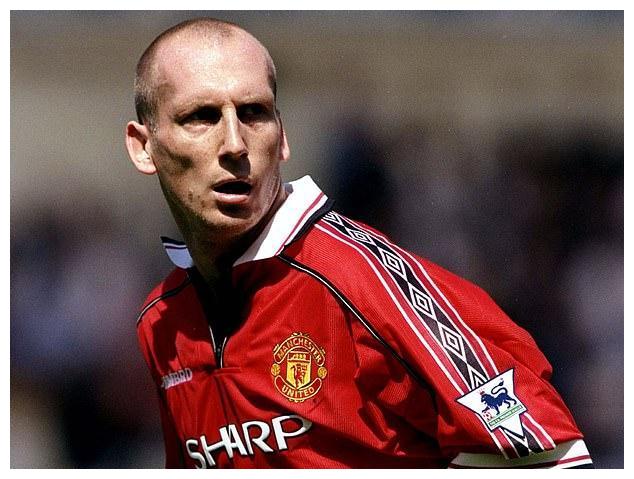 斯塔姆专访:加盟曼联前为了听弗格森口音,我得独自躲到浴室里