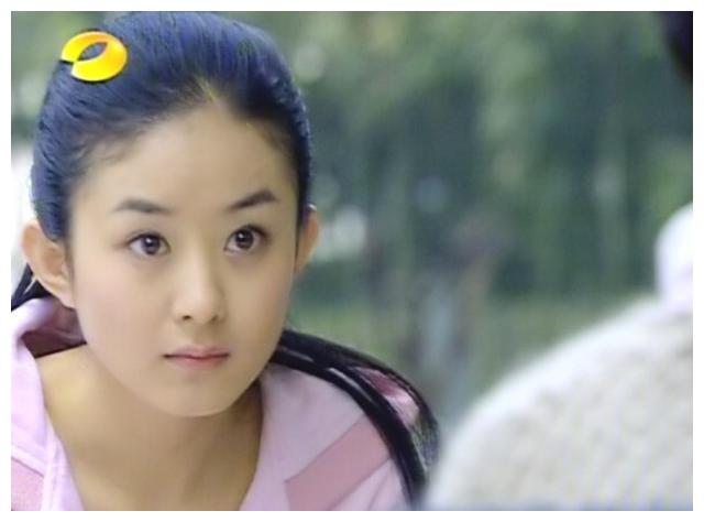 再一次相遇是2010年,在电视剧《佳期如梦》中,23岁的赵丽颖依然在跑