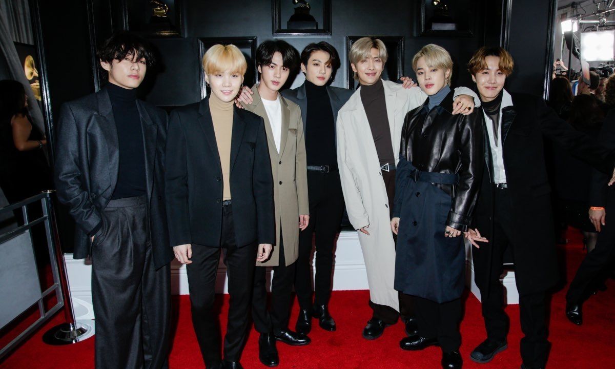 今日份防弹少年团格莱美舞台现场图!帅气爆发的兴弹少年团!