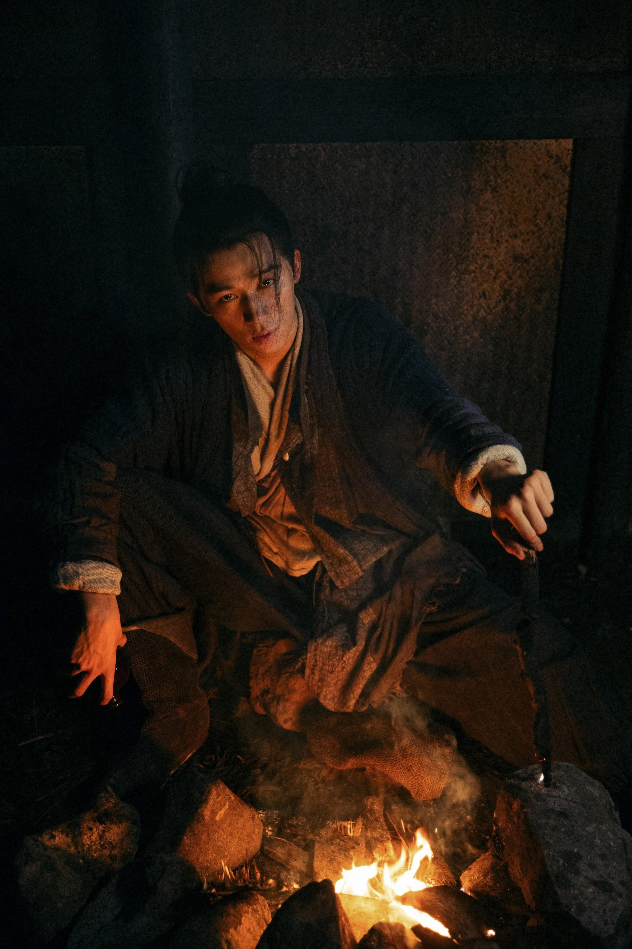 王星越最新写真释出 少年侠客蓄势待发