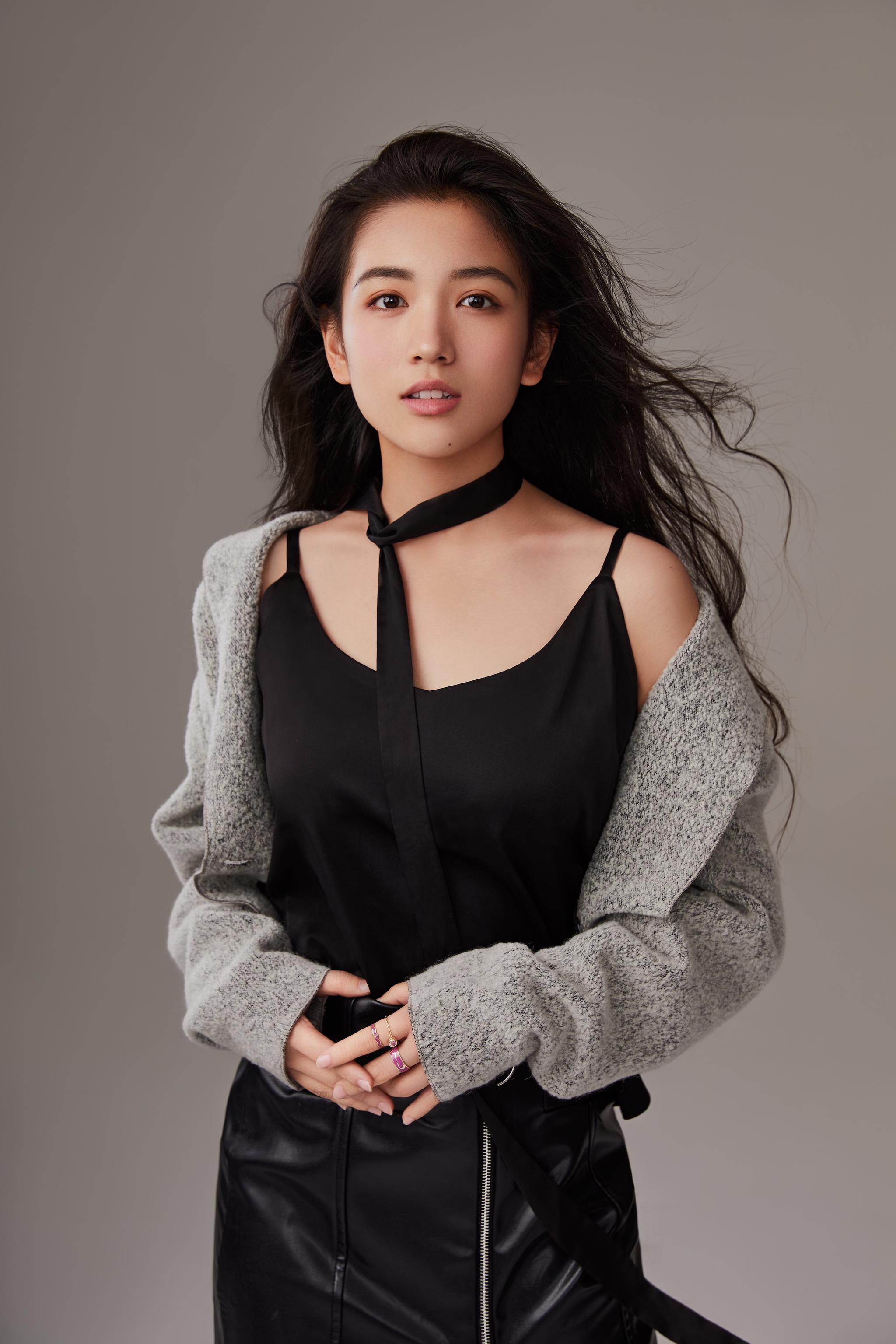 代露娃《穿越火线》翻窗上线 "另类"登场slay全班