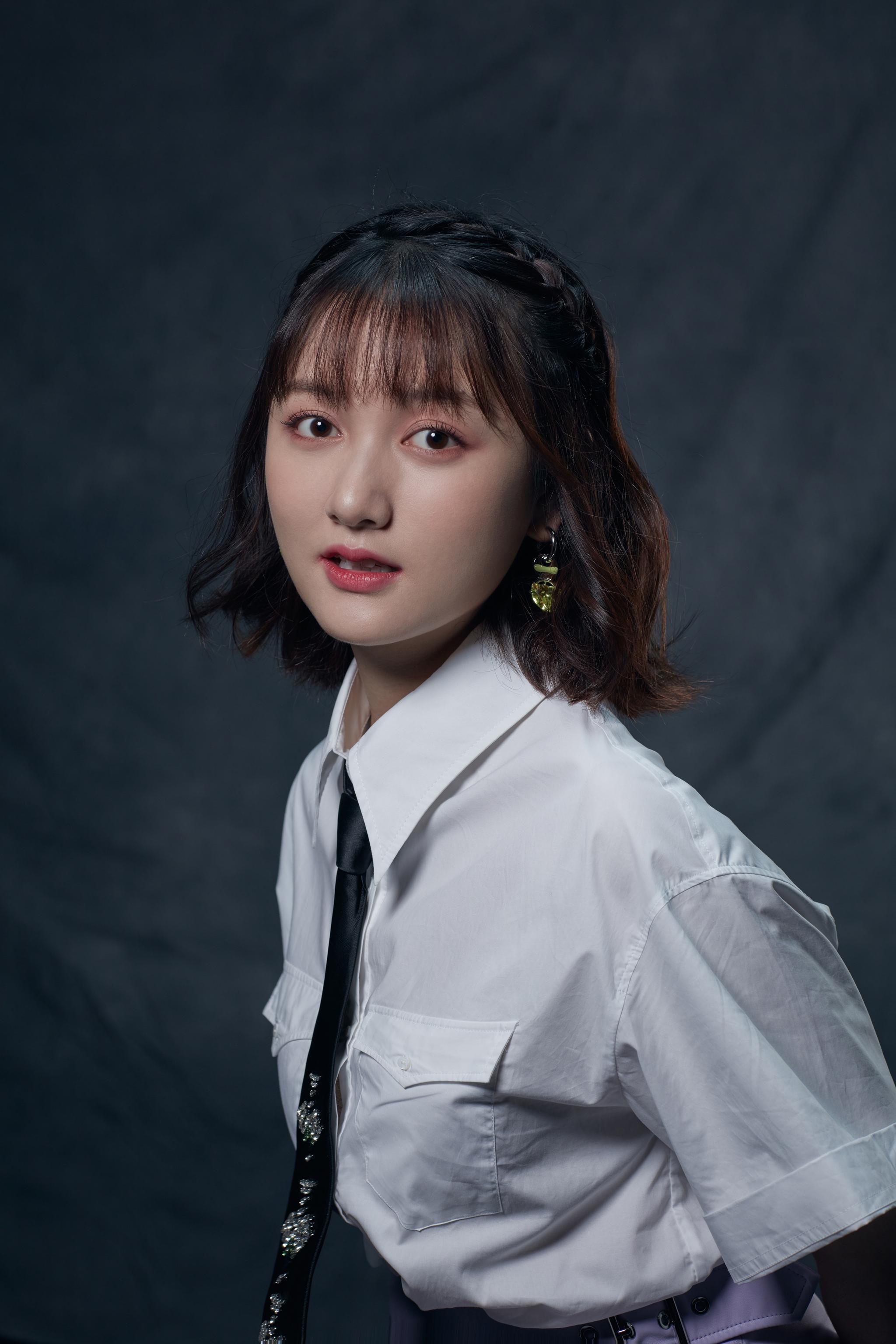 董思怡演员请就位官宣挑战自我满怀热忱我看她有戏