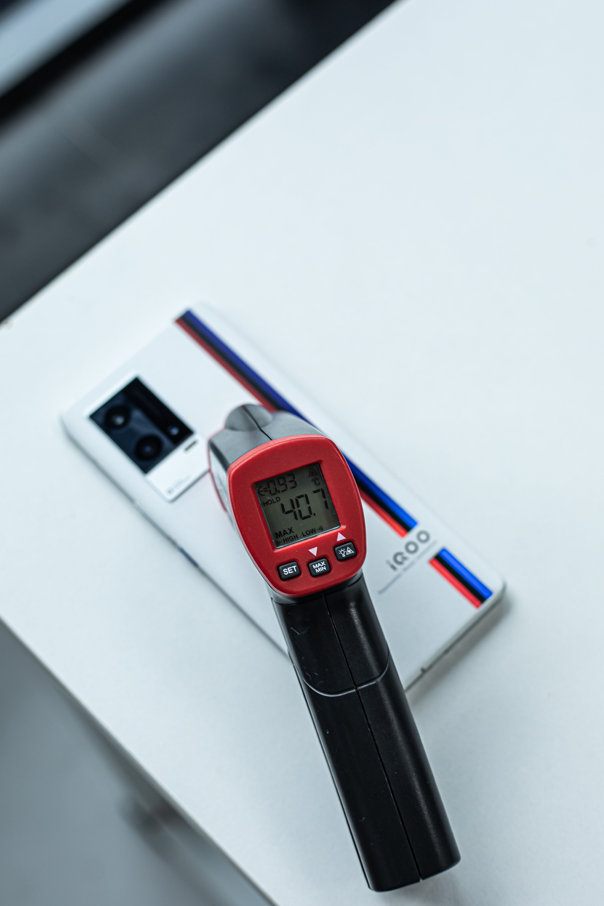 全面评测：iQOO 8 Pro同价位销量夺冠  为什么这么多人选择它？休闲区蓝鸢梦想 - Www.slyday.coM