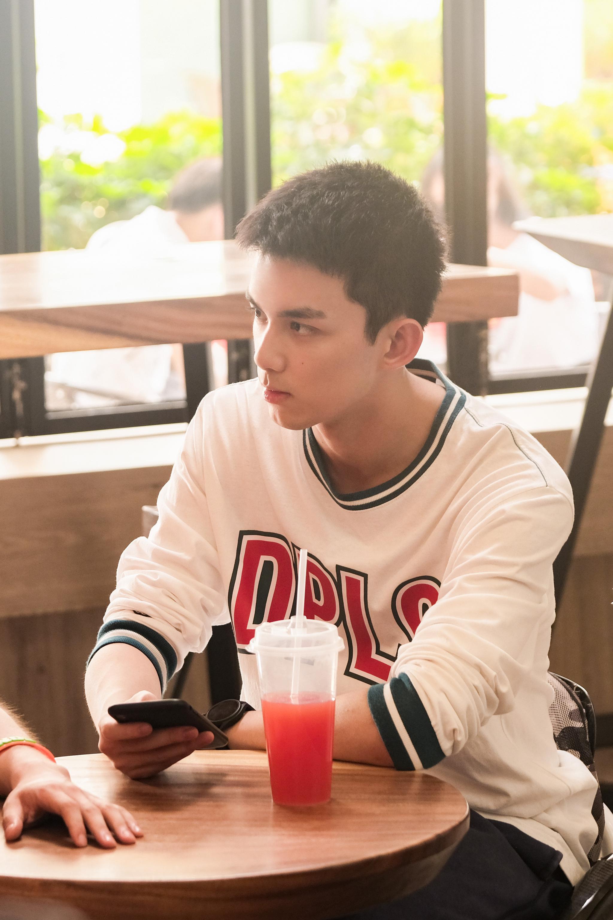 continue百城联赛折戟 路小北回校备战高考