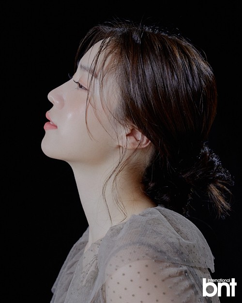 韩国女艺人刘花英最新杂志写真曝光