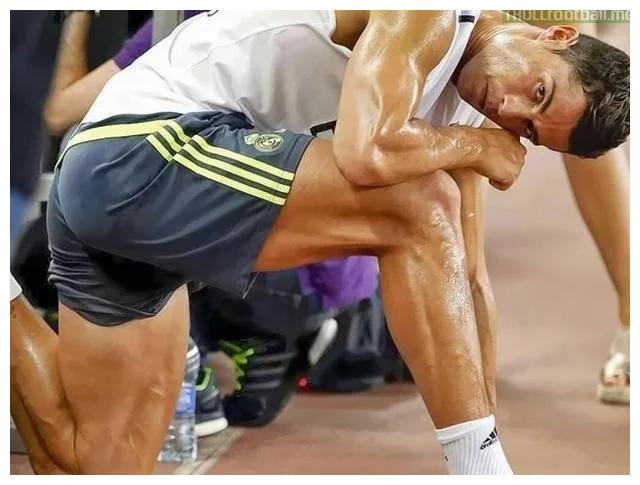 c罗又晒恐怖大腿肌肉,堪比队友两个头!35岁力量之源,太佩服|大腿|c罗|