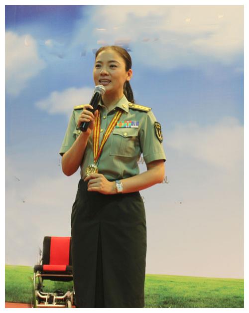 歌唱家陈思思是一个漂亮的湘妹子如此优秀的她却至今未婚