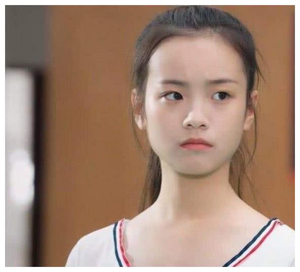 李庚希从模仿开始,被徐静蕾带上演艺路,现一直努力