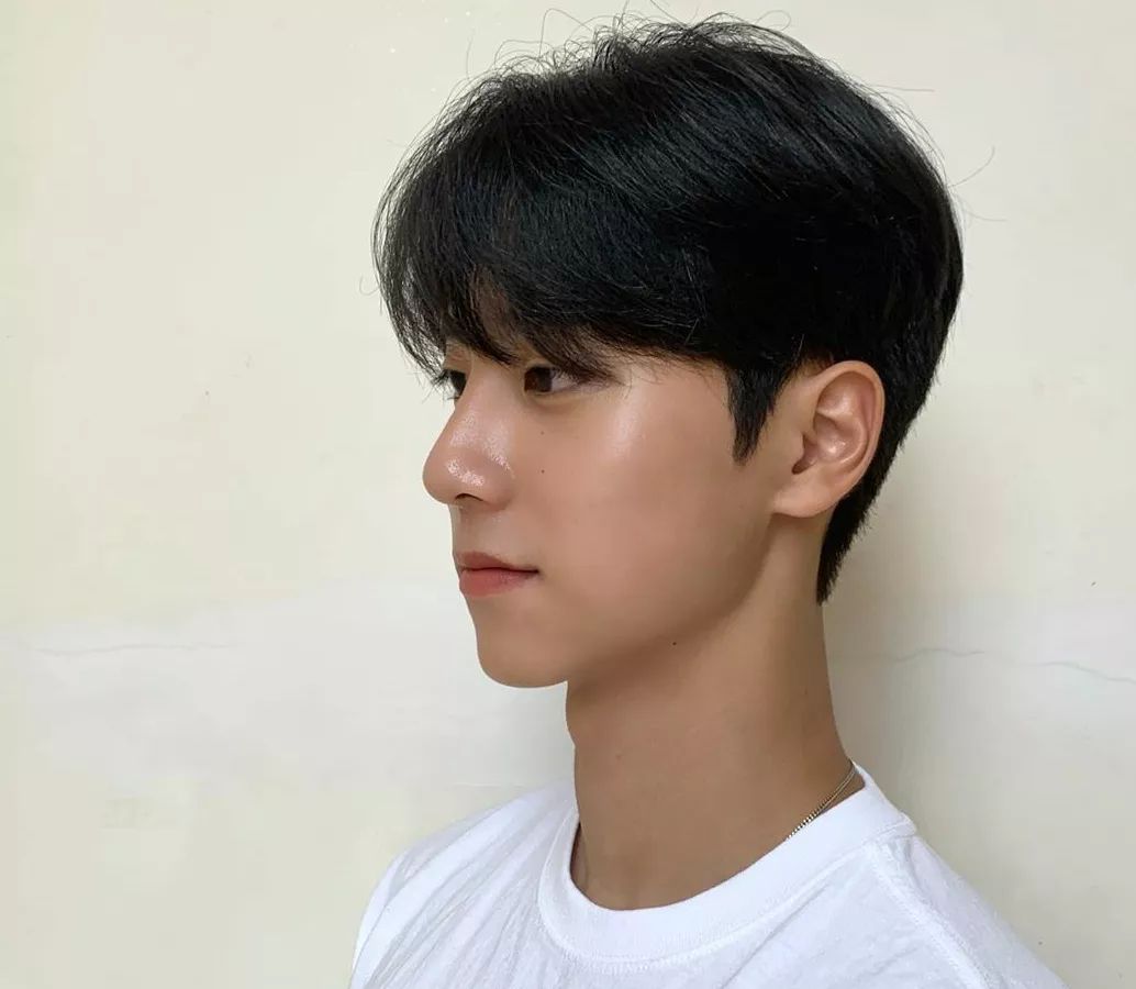 男生帅气发型推荐