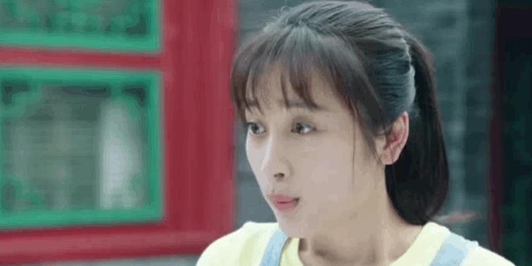 26岁徐申东低调现身,一身休闲运动装温婉动人,素颜还是那么养眼