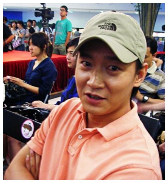 他和陈法蓉因戏生情,在事业巅峰时退圈当教练,还教出了世界冠军__财经头条