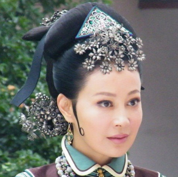 有不少演员都是因为演古装戏出名的,甚至有的还成了某一角色的专业户