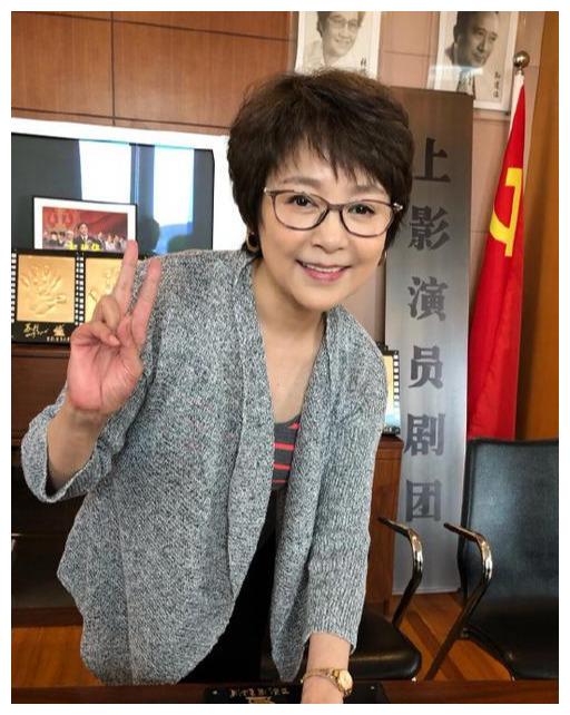 女神张瑜悲情人生痴情丑夫29年未婚年过六旬风韵犹存