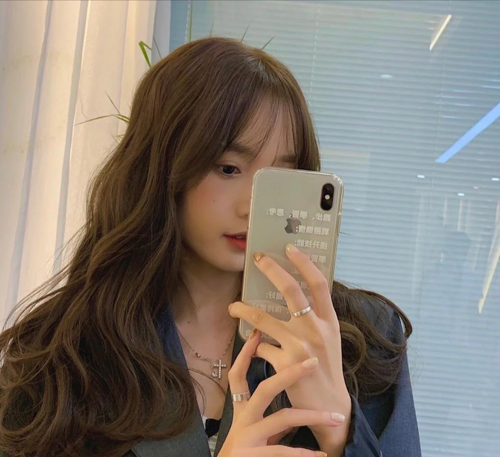 显脸小发型来了,麦穗卷时髦,法式卷发浪漫,你适合哪种