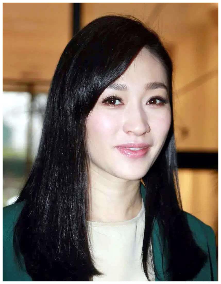 娱乐圈皮肤最白的10大女星,蒋梦婕上榜,你最喜欢谁?