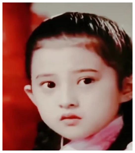 一个女孩名叫婉君!小婉君扮演者如今40岁,完全看不出儿时的模样