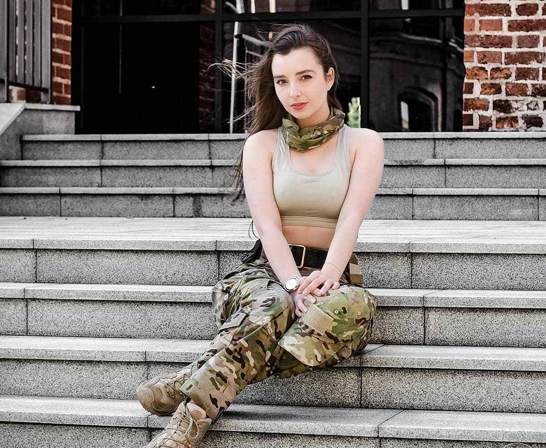 时尚写真:战斗民族军花女神迷彩秀,你想要的样子她都有