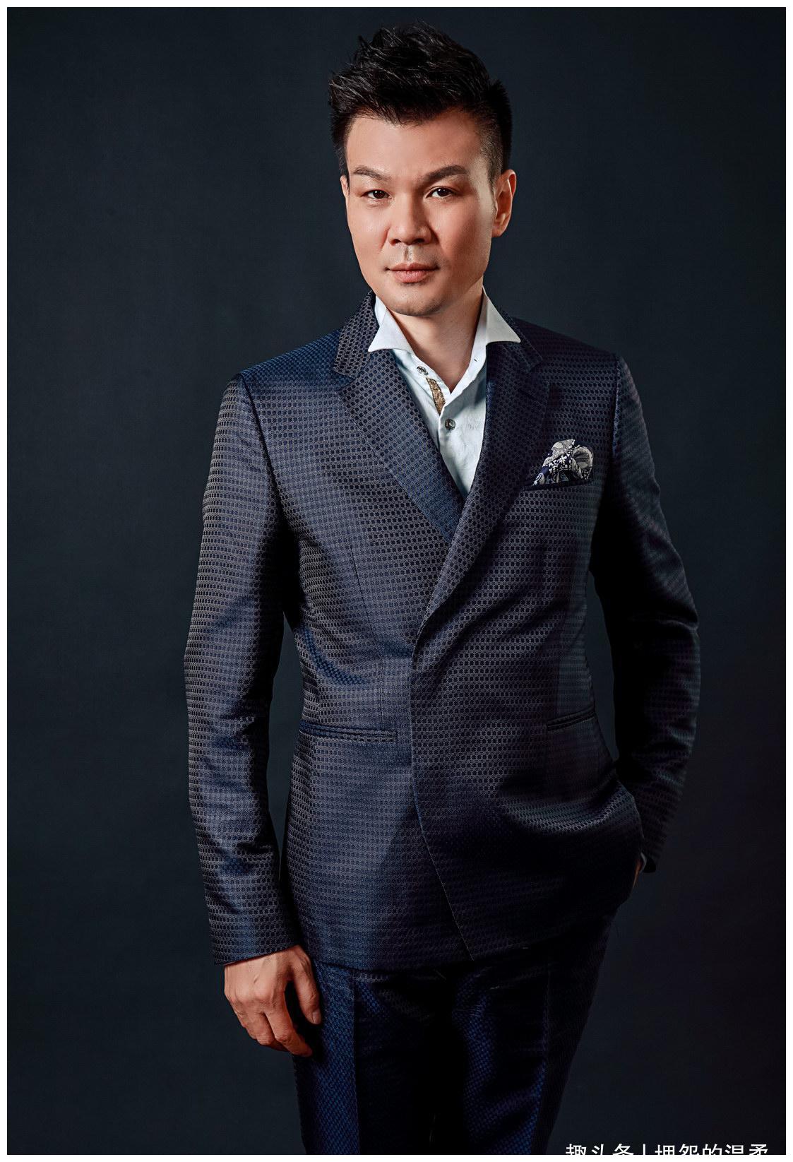 消失2年的李彬突然现身,自称得了一场大病,脸部浮肿到认不出__财经