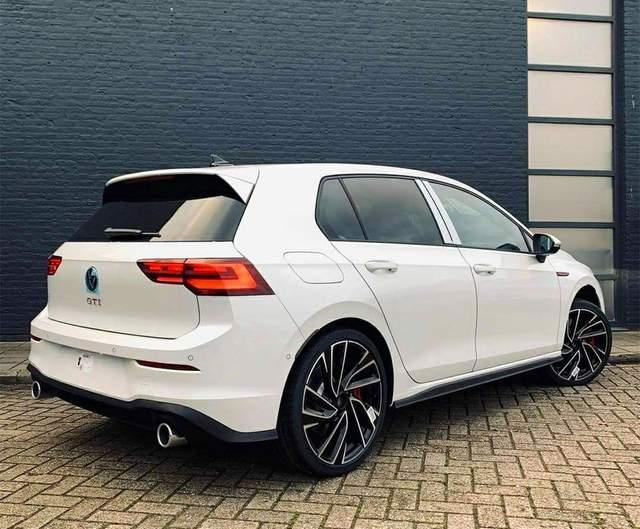 能下赛道的"买菜车"!全新高尔夫gti实车,外观比思域更帅气