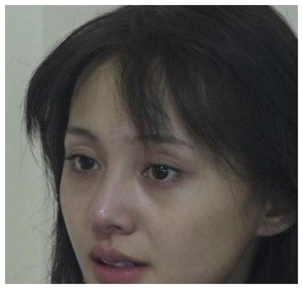 郑爽卖货直播间情绪失控网友成年人能有点契约精神吗