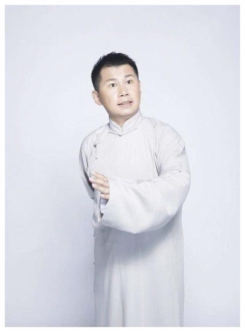 相声行业屡出事端德云社的大师兄魔咒能否被他所改变