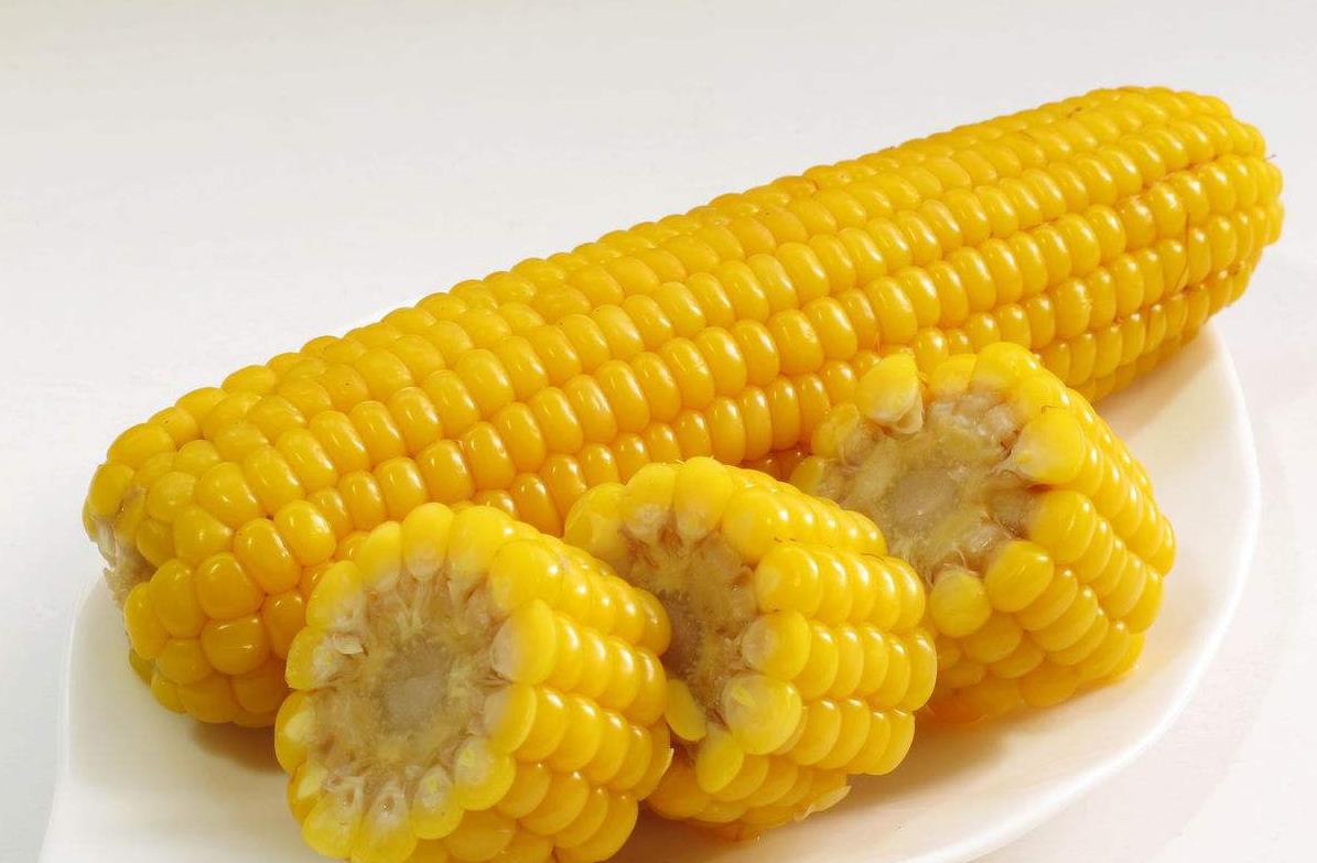 水煮玉米时不要直接加水煮记住两个细节玉米又香又甜