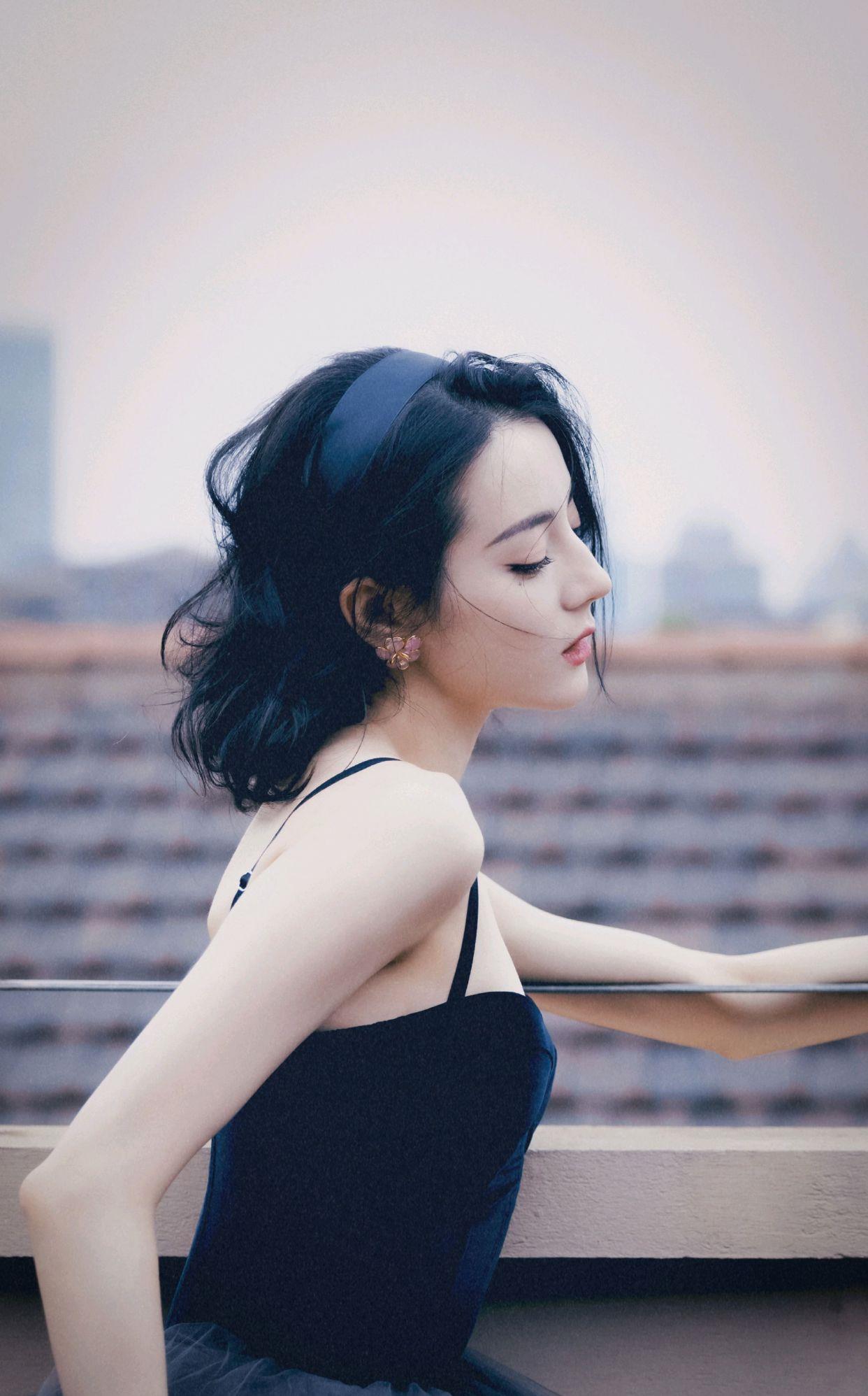 迪丽热巴复古短发简直就是迪士尼在逃公主