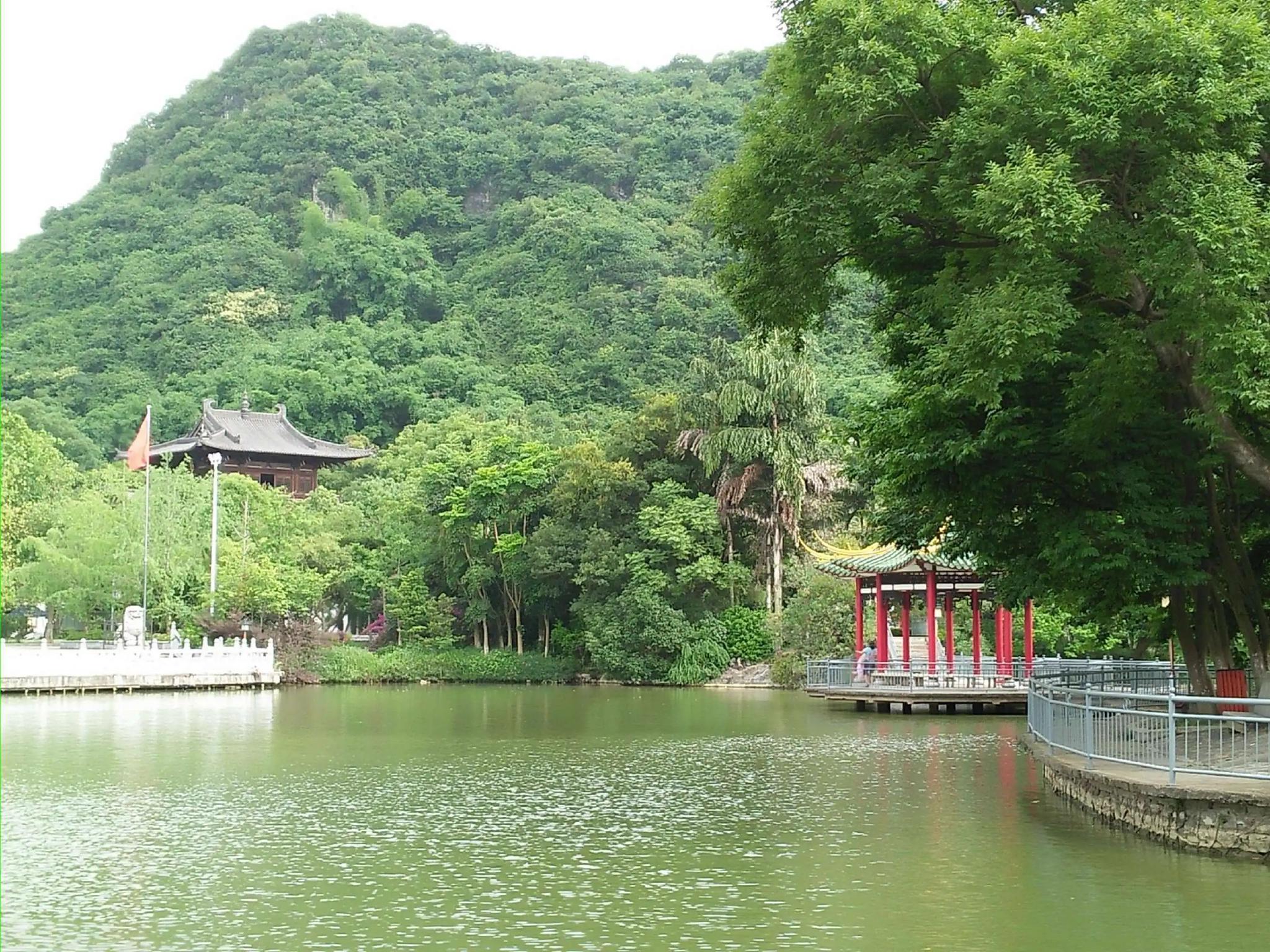 广西夏季旅游景点推荐都乐岩风景区旅游攻略免费语音导游