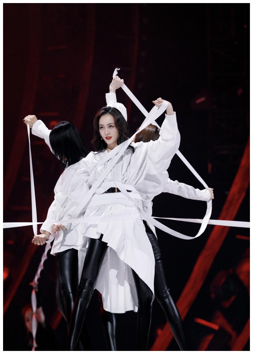 《乘风破浪的姐姐》王鸥：不参加姐姐就没有戏拍休闲区蓝鸢梦想 - Www.slyday.coM