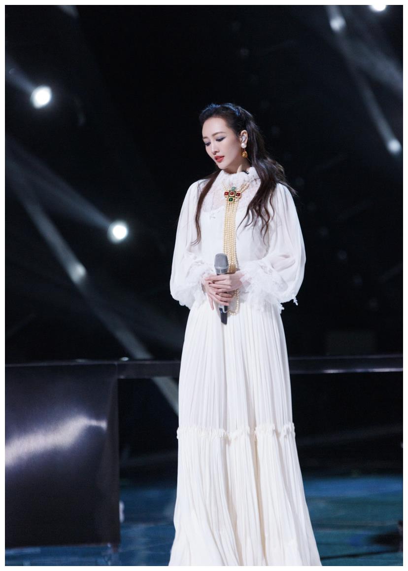 《乘风破浪的姐姐》王鸥：不参加姐姐就没有戏拍休闲区蓝鸢梦想 - Www.slyday.coM