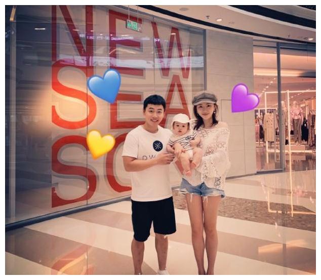 她是体操女神,身高1米63,嫁1米58奥运5冠王,网友:腿齐老公腰|周捷